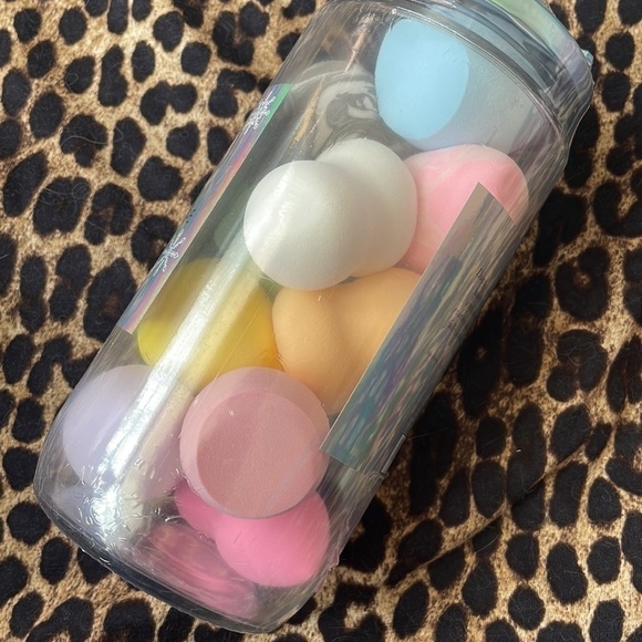 Brand New Ellen Tracy Let it Snow 10-Piece Makeup Sponge Set Beauty Blenders - Picture 7 of 11